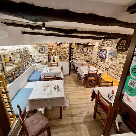 Restaurant & Guest House Semani Μπεράτ Εξωτερικό φωτογραφία