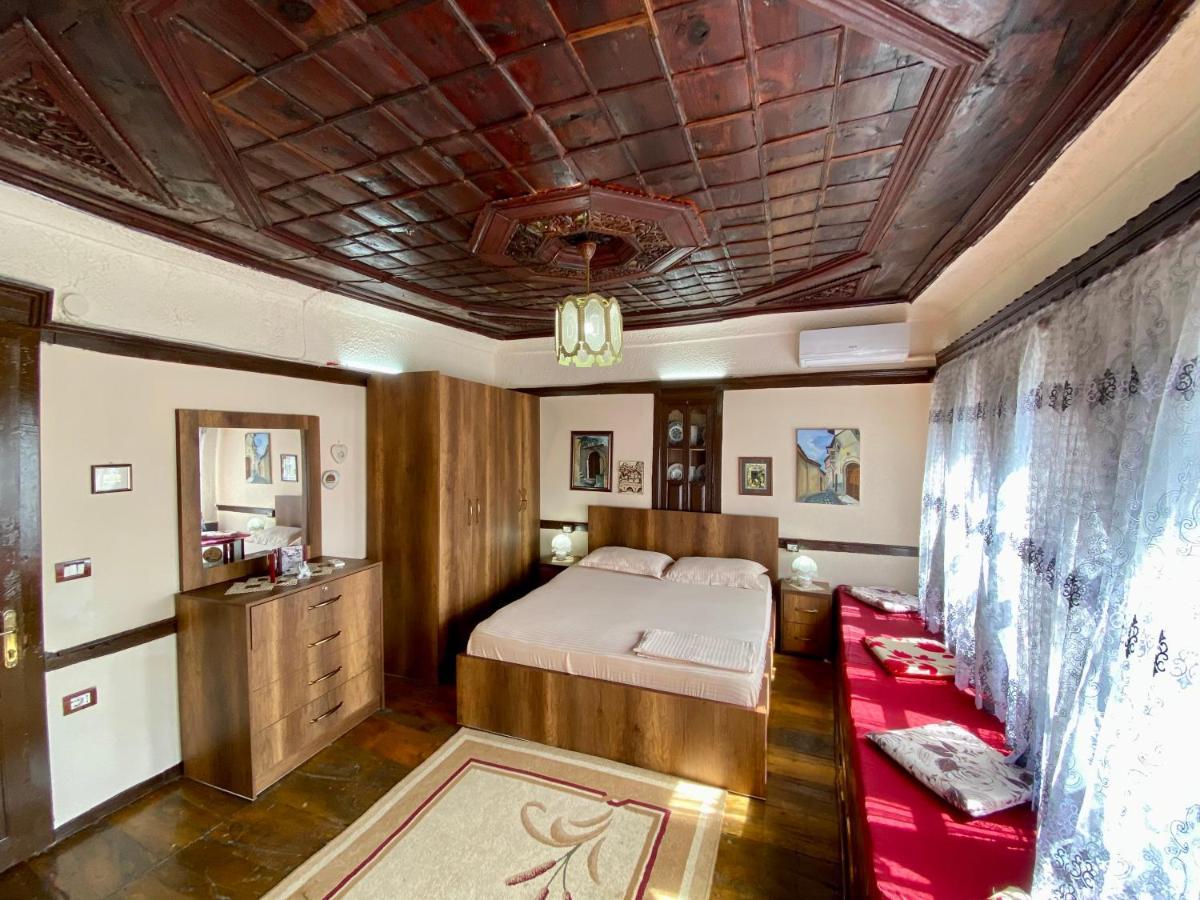 Restaurant & Guest House Semani Μπεράτ Εξωτερικό φωτογραφία