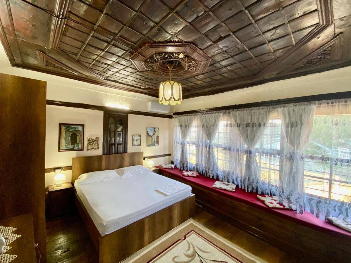 Restaurant & Guest House Semani Μπεράτ Εξωτερικό φωτογραφία