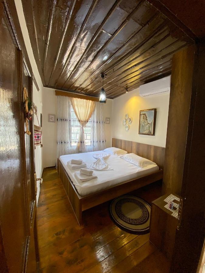 Restaurant & Guest House Semani Μπεράτ Εξωτερικό φωτογραφία