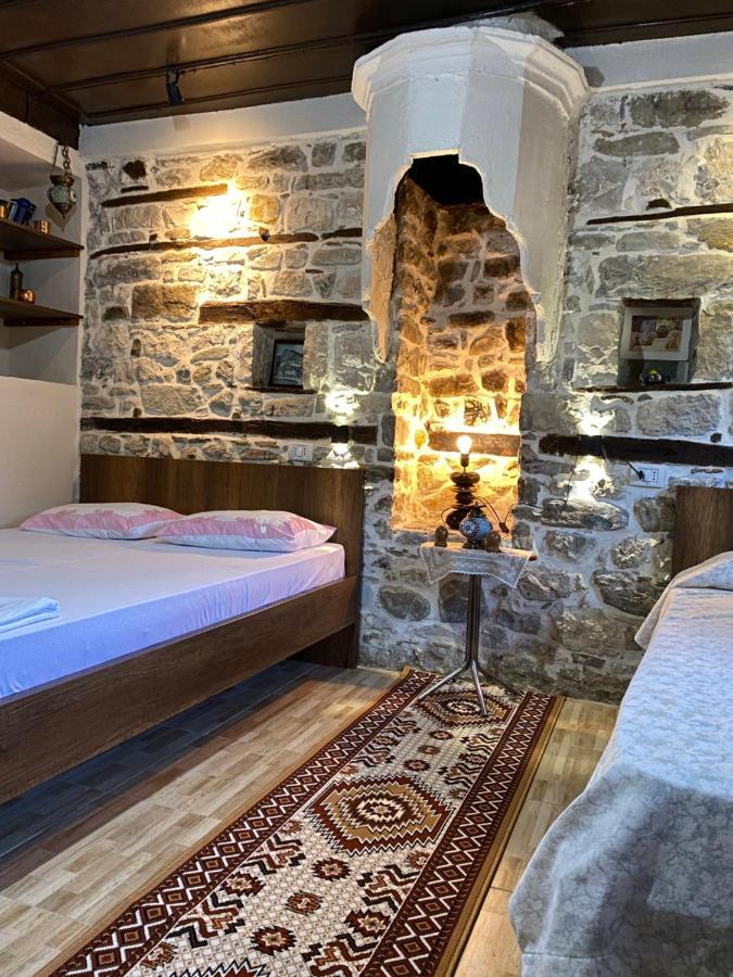 Restaurant & Guest House Semani Μπεράτ Εξωτερικό φωτογραφία