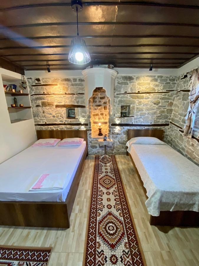 Restaurant & Guest House Semani Μπεράτ Εξωτερικό φωτογραφία