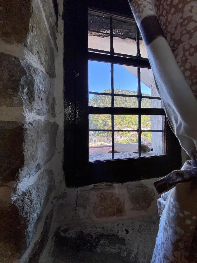 Restaurant & Guest House Semani Μπεράτ Εξωτερικό φωτογραφία