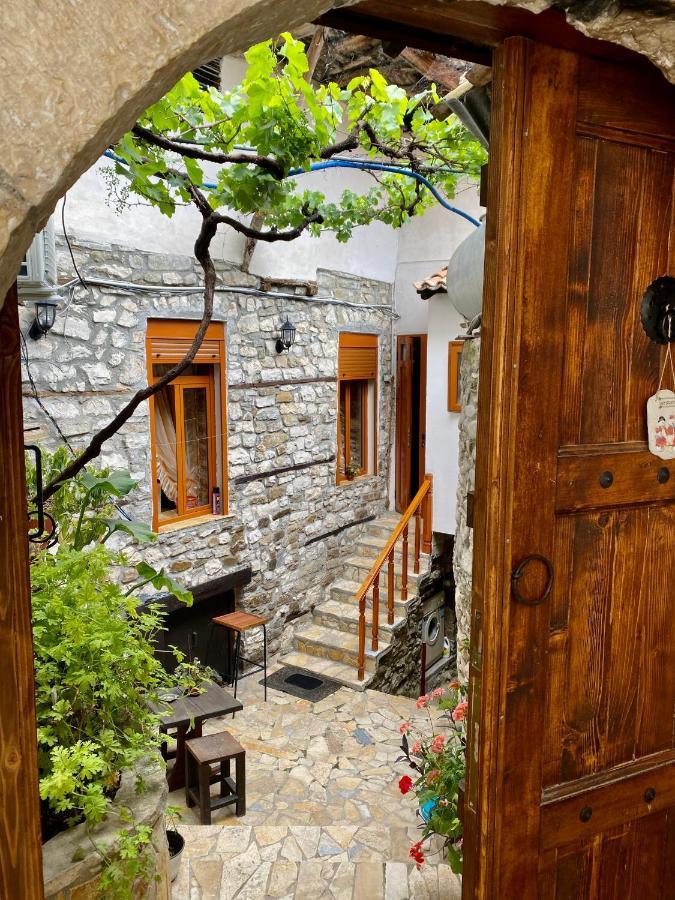 Restaurant & Guest House Semani Μπεράτ Εξωτερικό φωτογραφία