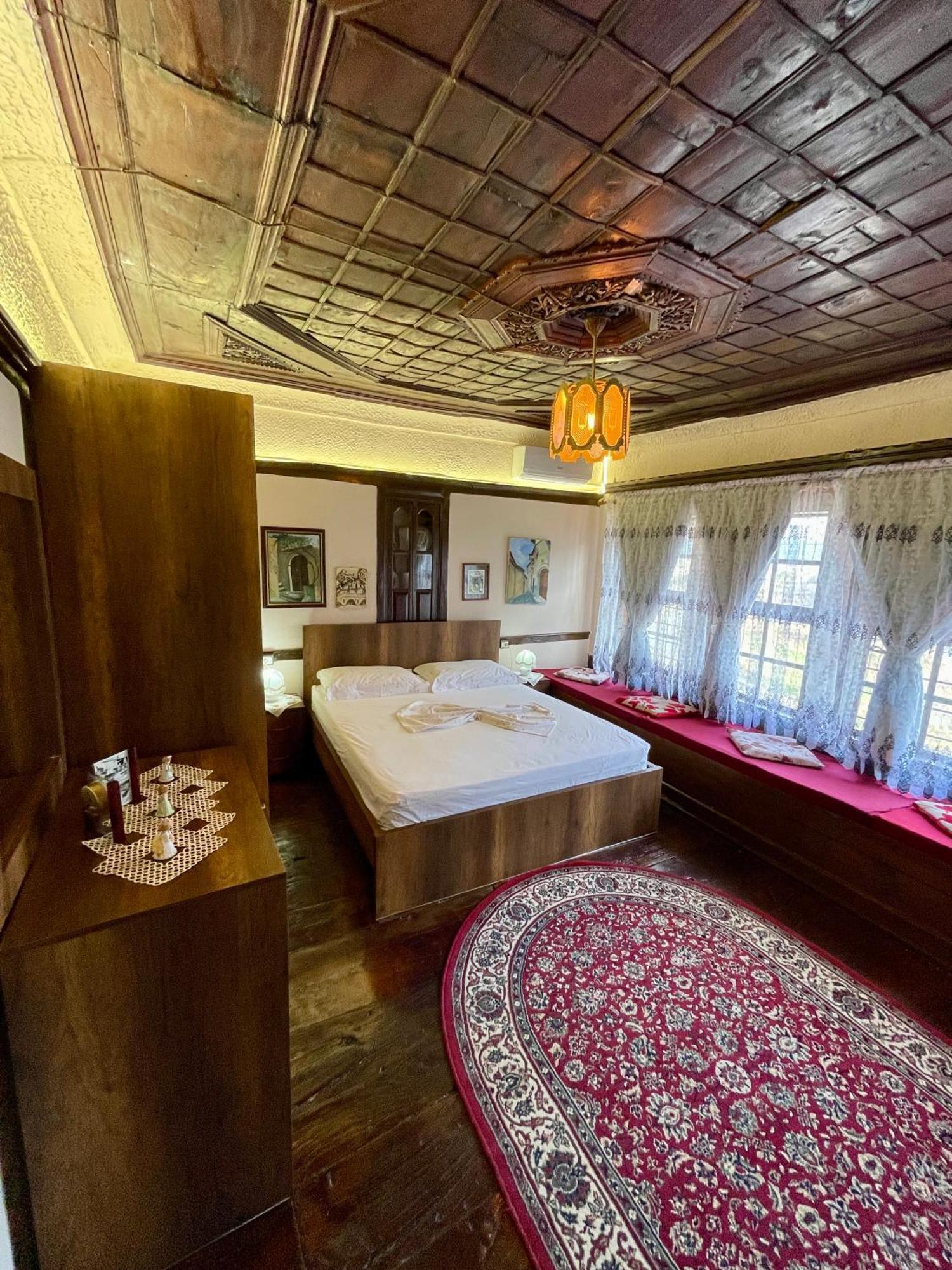 Restaurant & Guest House Semani Μπεράτ Εξωτερικό φωτογραφία