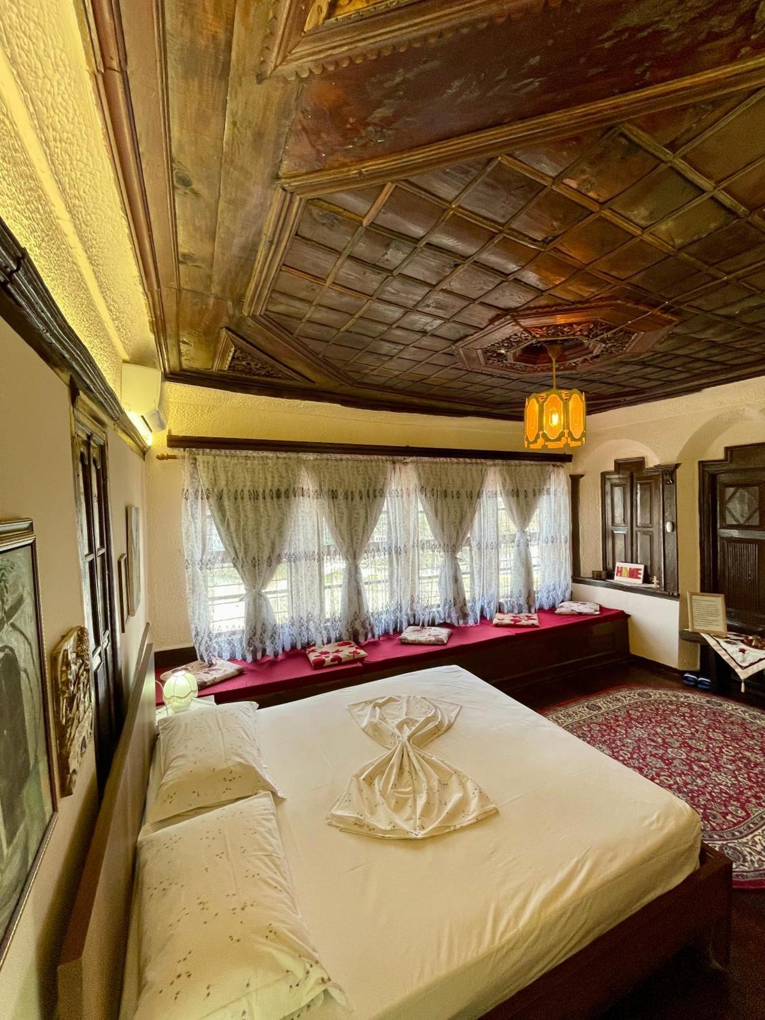 Restaurant & Guest House Semani Μπεράτ Εξωτερικό φωτογραφία