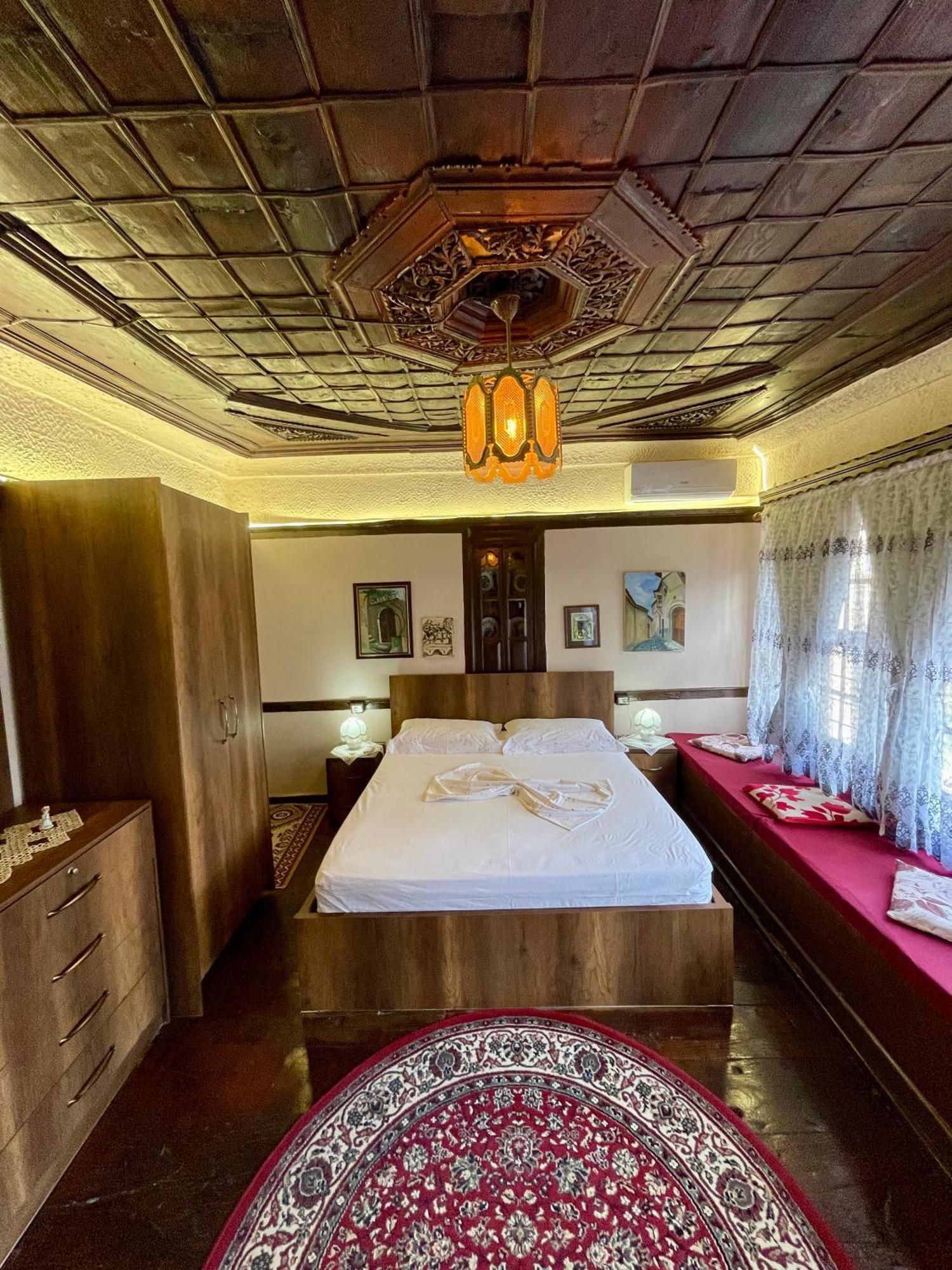 Restaurant & Guest House Semani Μπεράτ Εξωτερικό φωτογραφία
