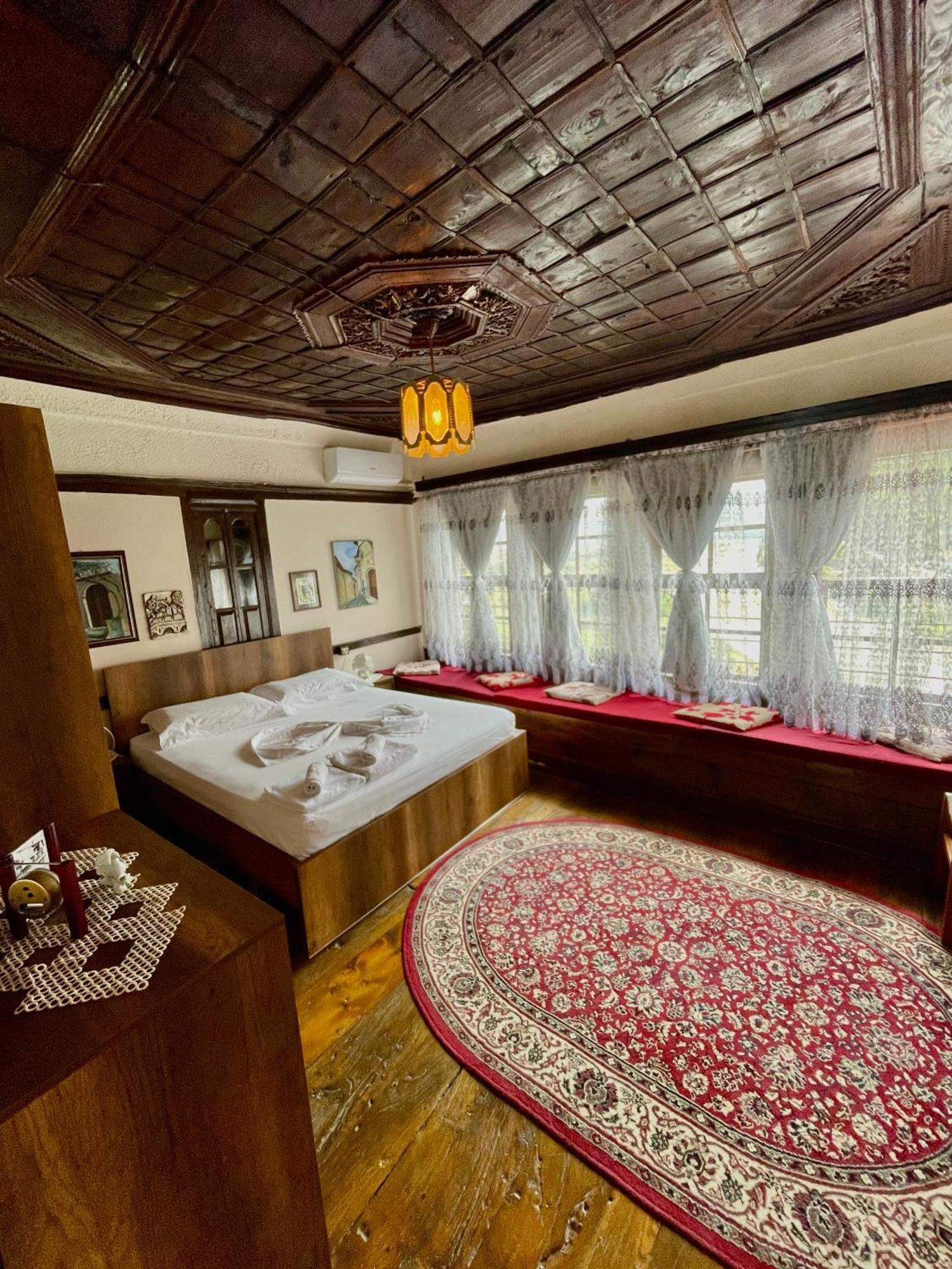Restaurant & Guest House Semani Μπεράτ Εξωτερικό φωτογραφία