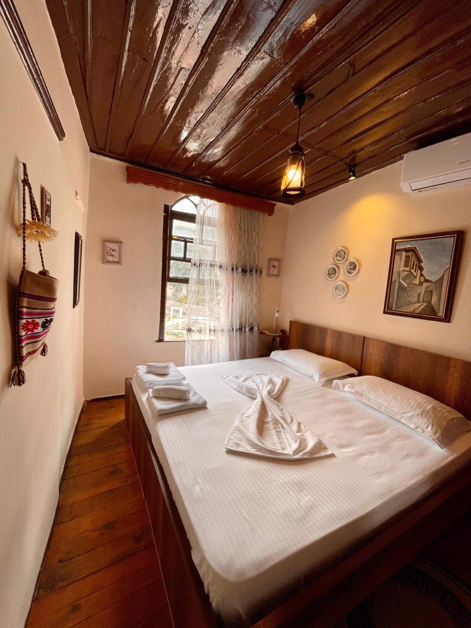 Restaurant & Guest House Semani Μπεράτ Εξωτερικό φωτογραφία