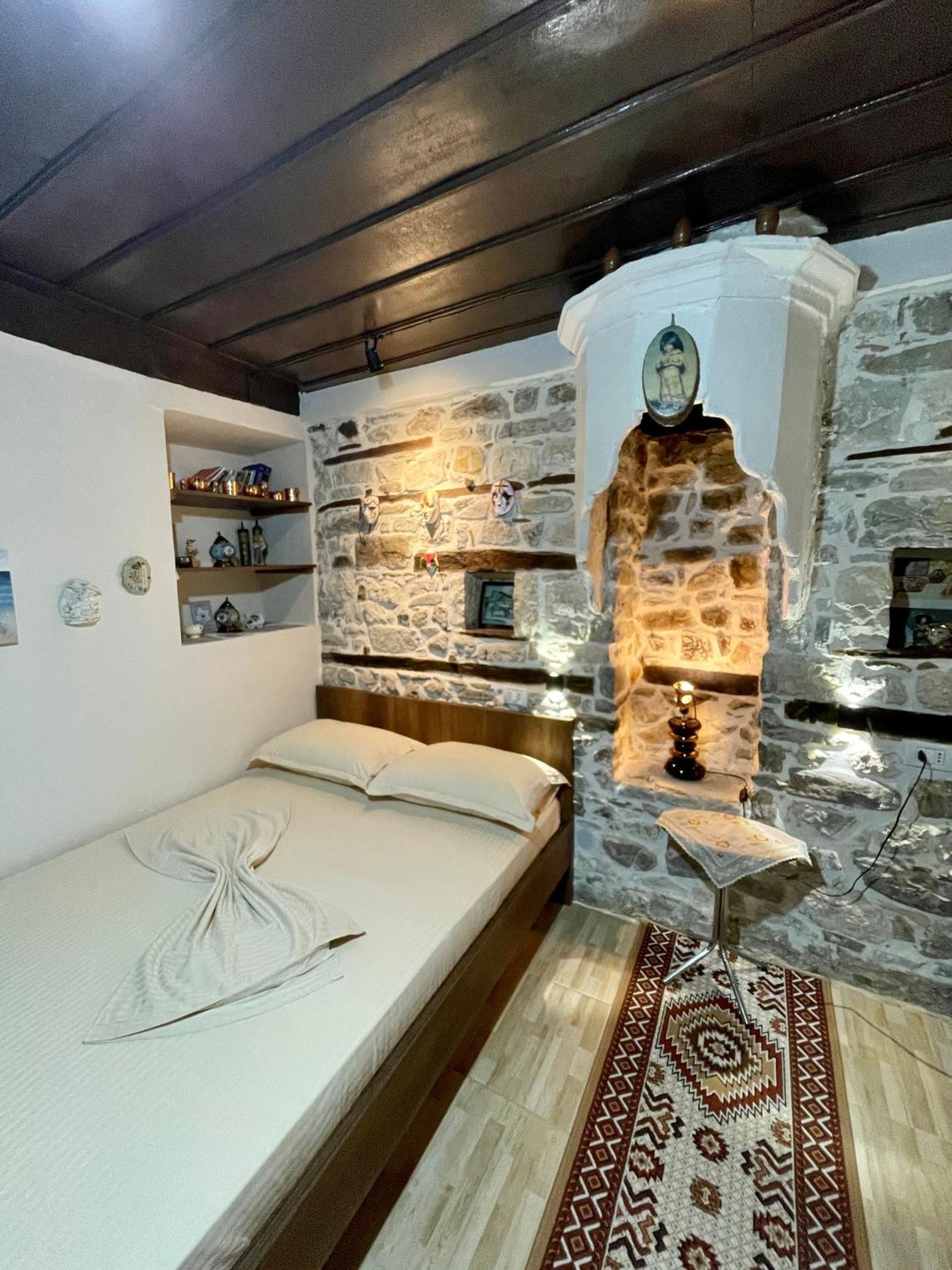 Restaurant & Guest House Semani Μπεράτ Εξωτερικό φωτογραφία