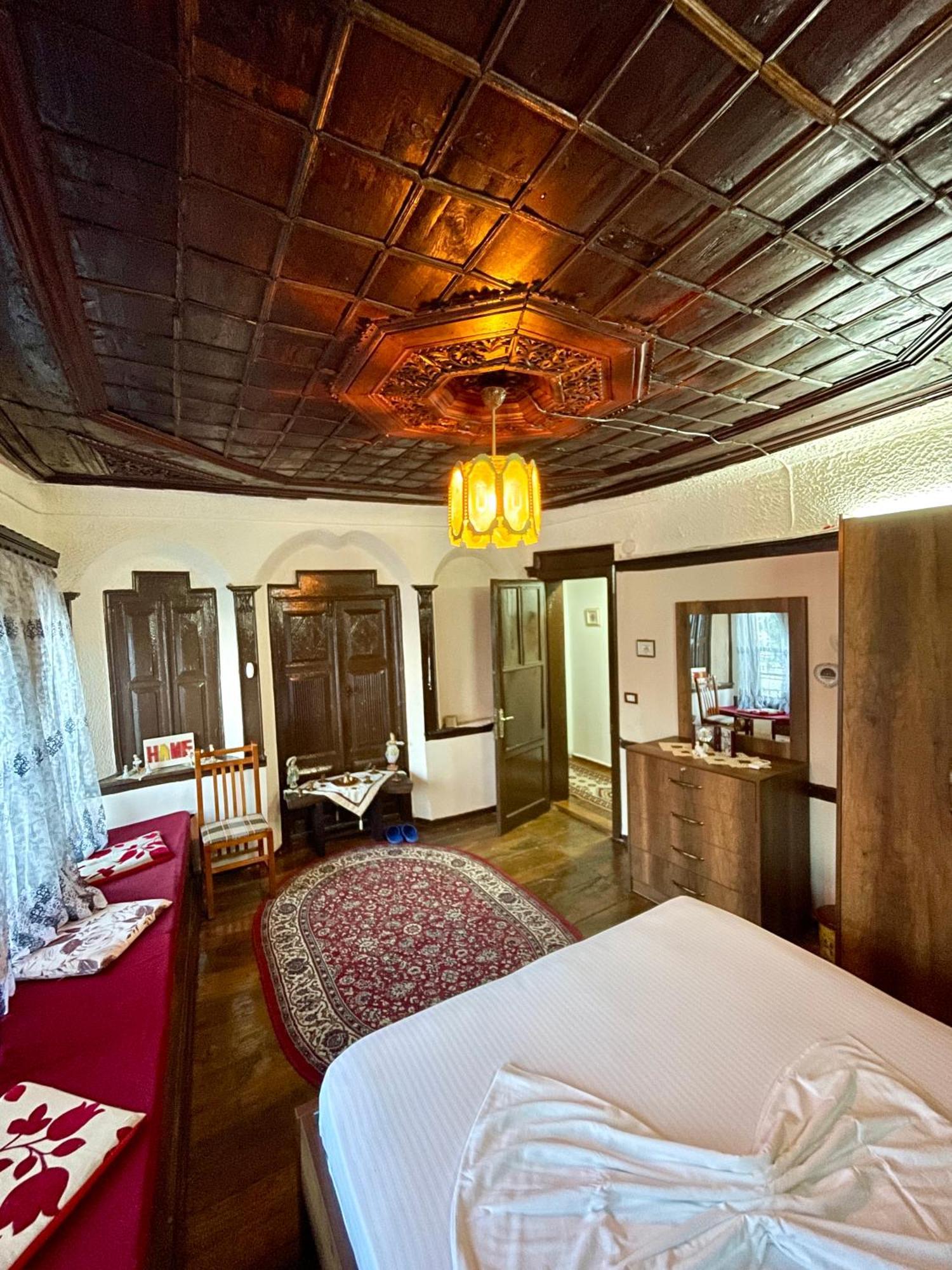 Restaurant & Guest House Semani Μπεράτ Εξωτερικό φωτογραφία