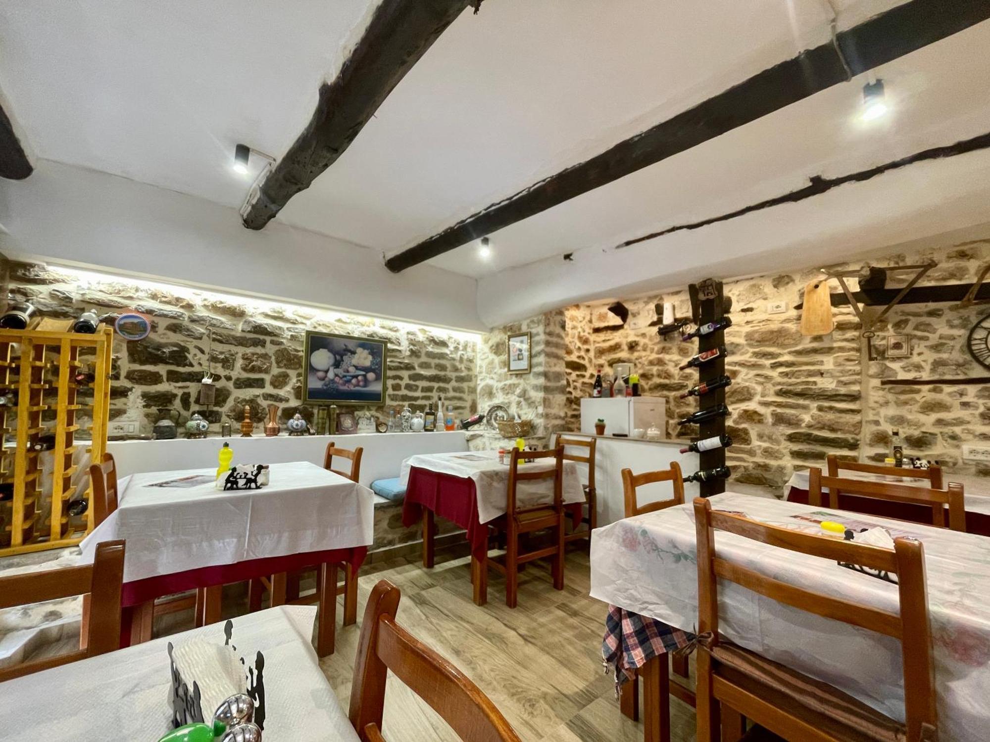 Restaurant & Guest House Semani Μπεράτ Εξωτερικό φωτογραφία